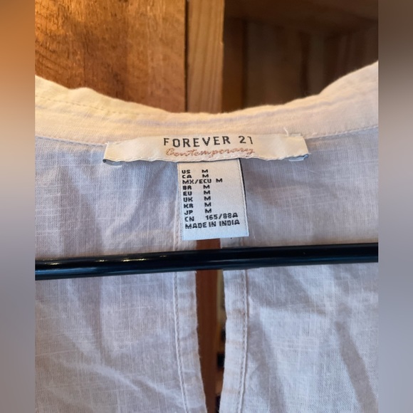 Linen button up - Picture 3 of 3